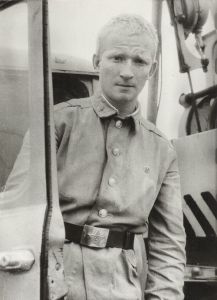 Фотография рядового – водителя батальона аэродромного обеспечения в рабочей форме ― Сержант