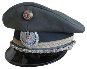 Фуражка младшего лейтенанта сухопутных войск ― Сержант