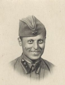 Фотография младшего сержанта саперных частей ― Сержант